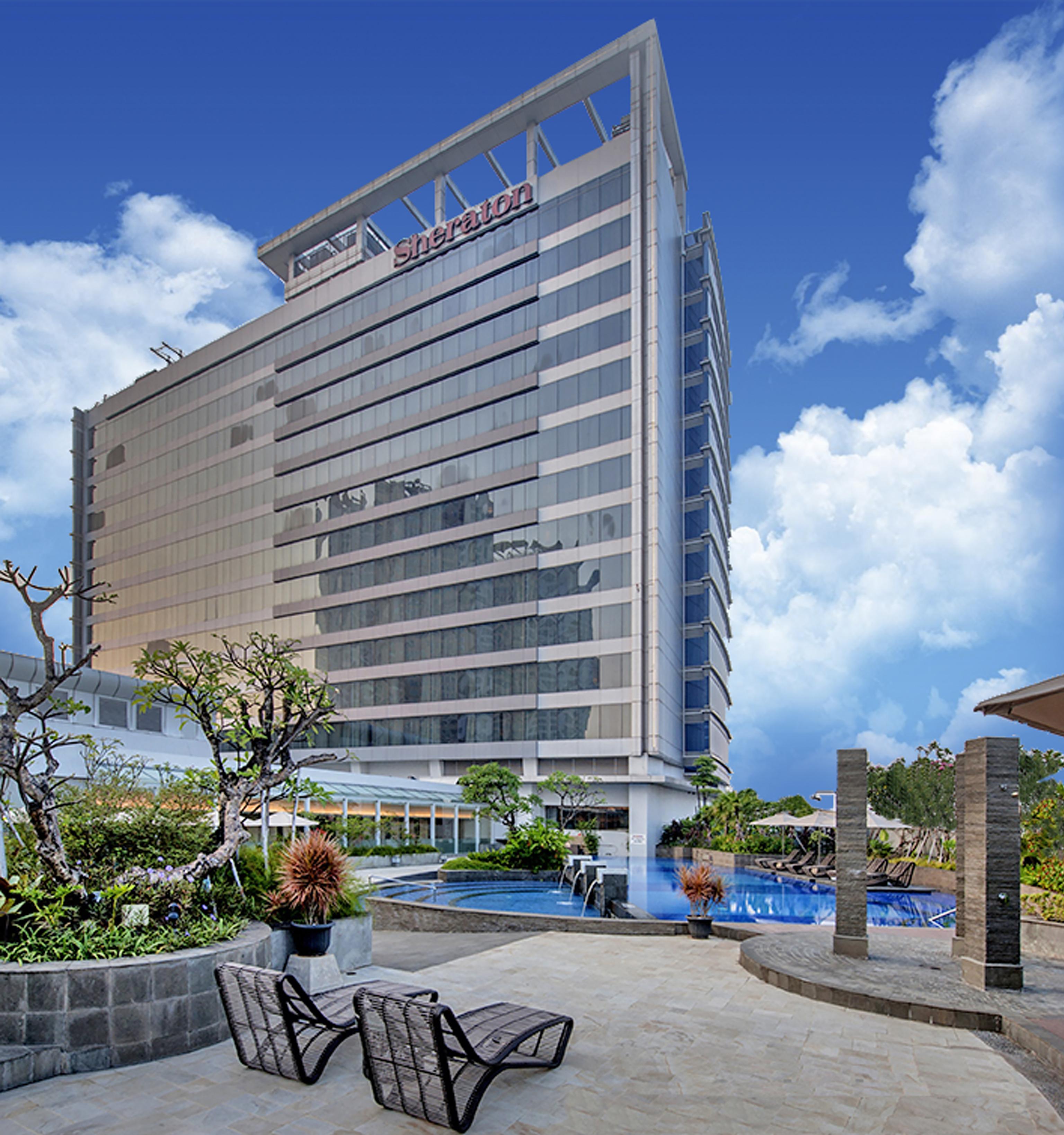Sheraton Grand Jakarta Gandaria City Hotel Exterior photo
