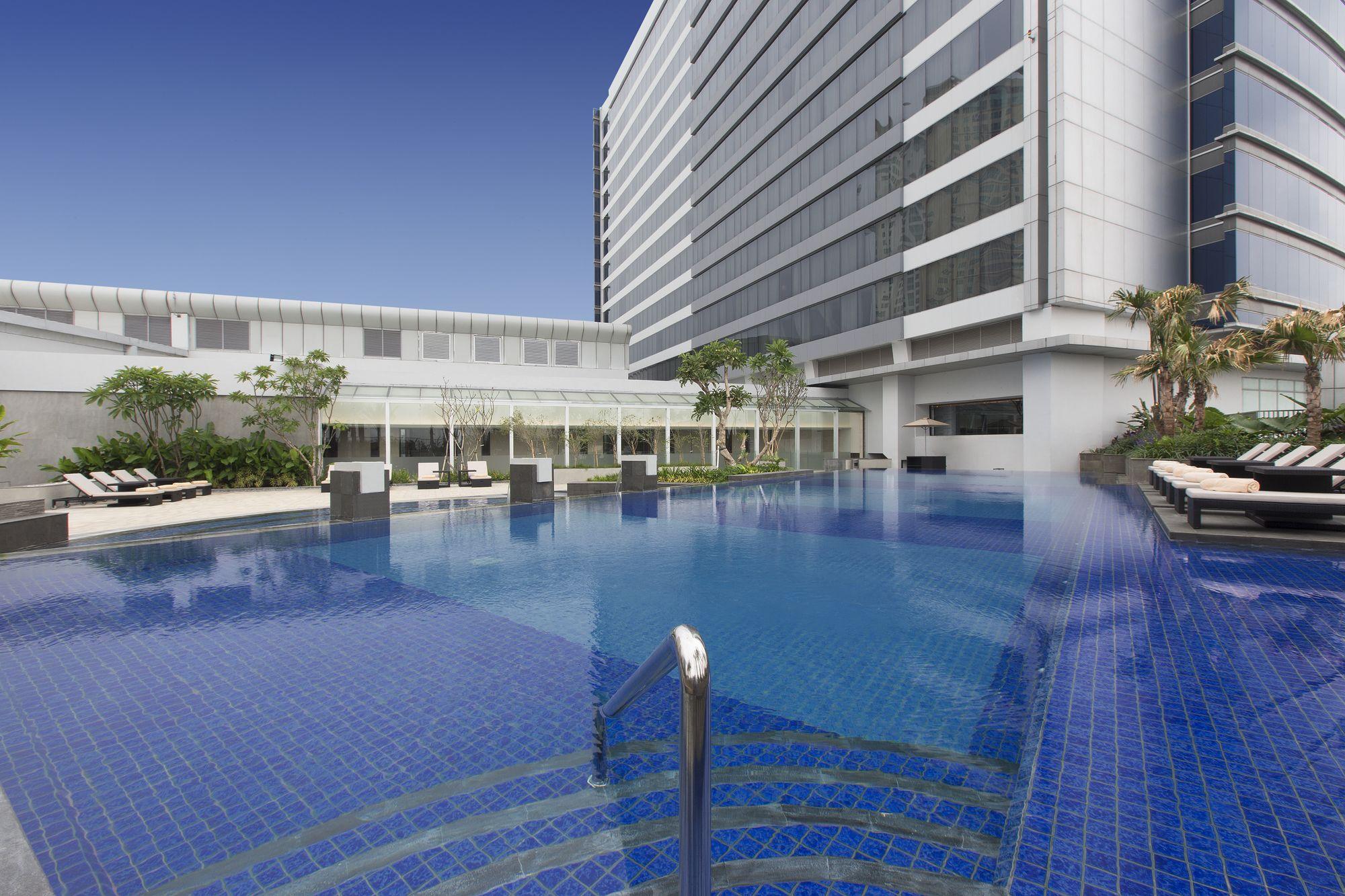 Sheraton Grand Jakarta Gandaria City Hotel Exterior photo