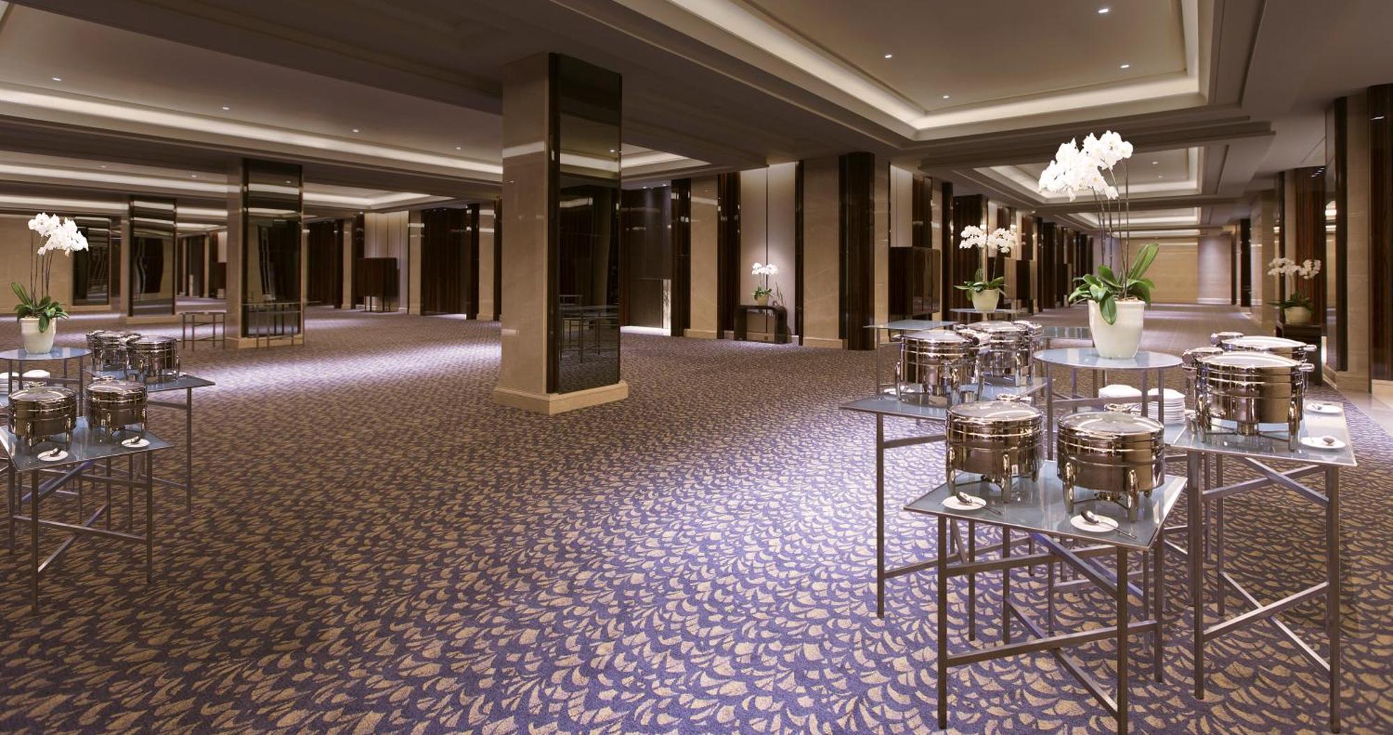 Sheraton Grand Jakarta Gandaria City Hotel Exterior photo