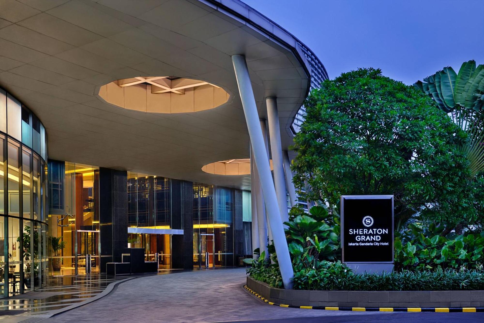 Sheraton Grand Jakarta Gandaria City Hotel Exterior photo