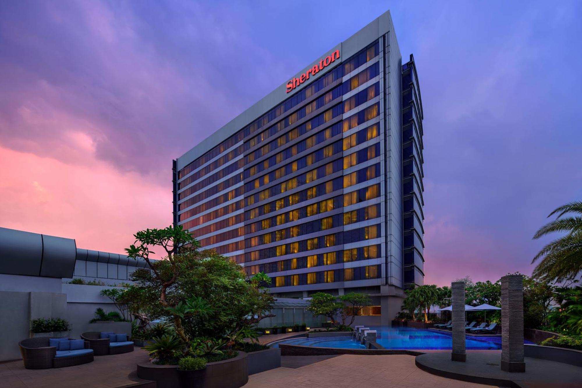 Sheraton Grand Jakarta Gandaria City Hotel Exterior photo