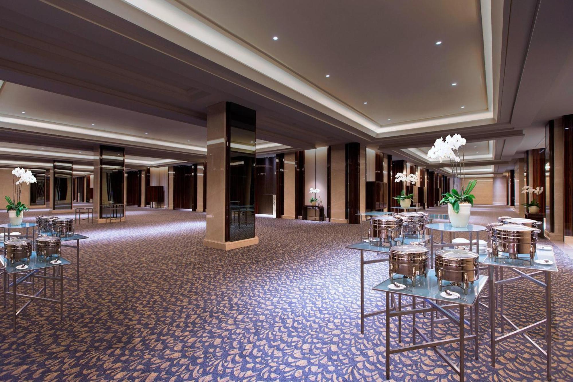 Sheraton Grand Jakarta Gandaria City Hotel Exterior photo