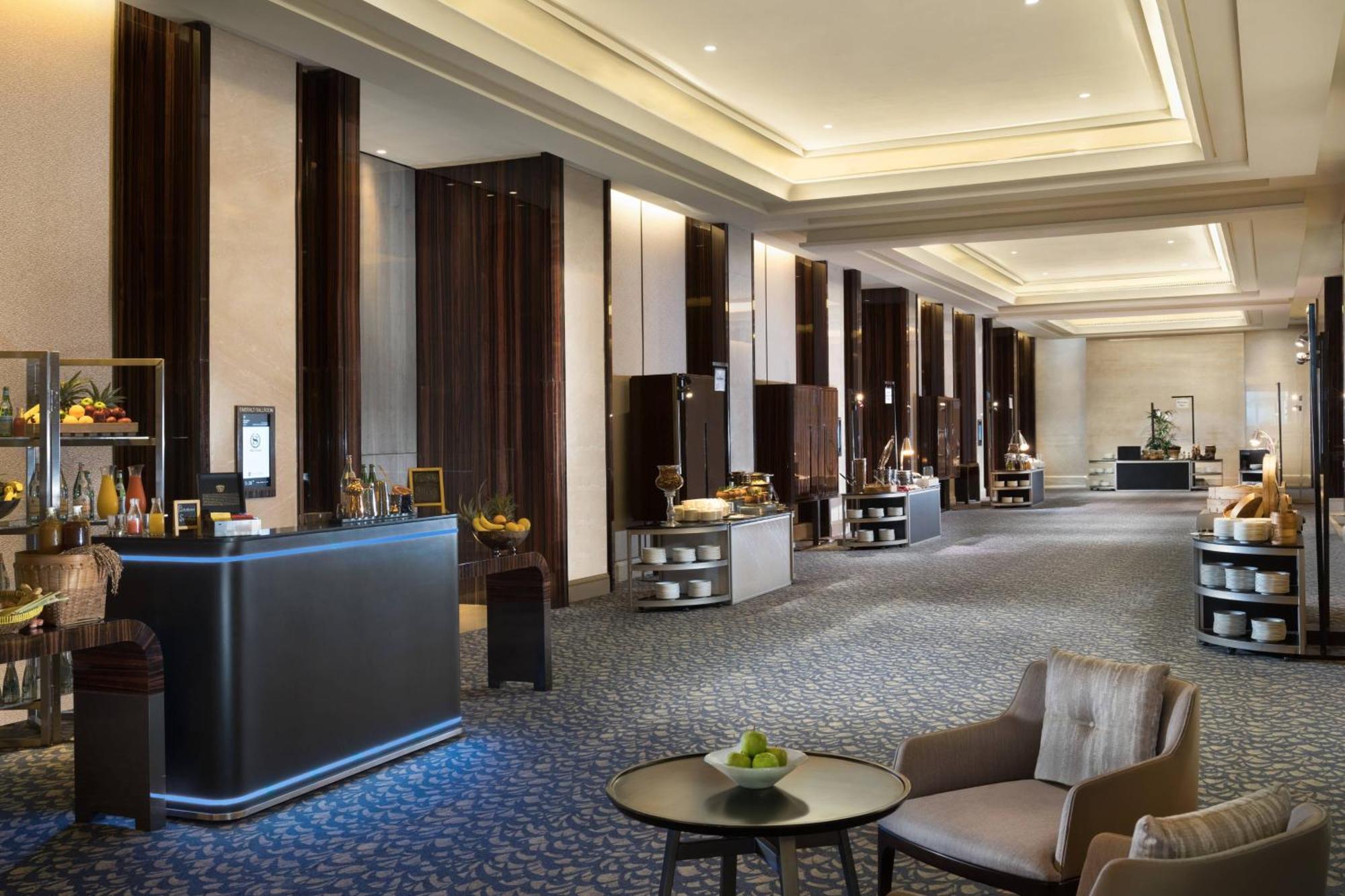 Sheraton Grand Jakarta Gandaria City Hotel Exterior photo