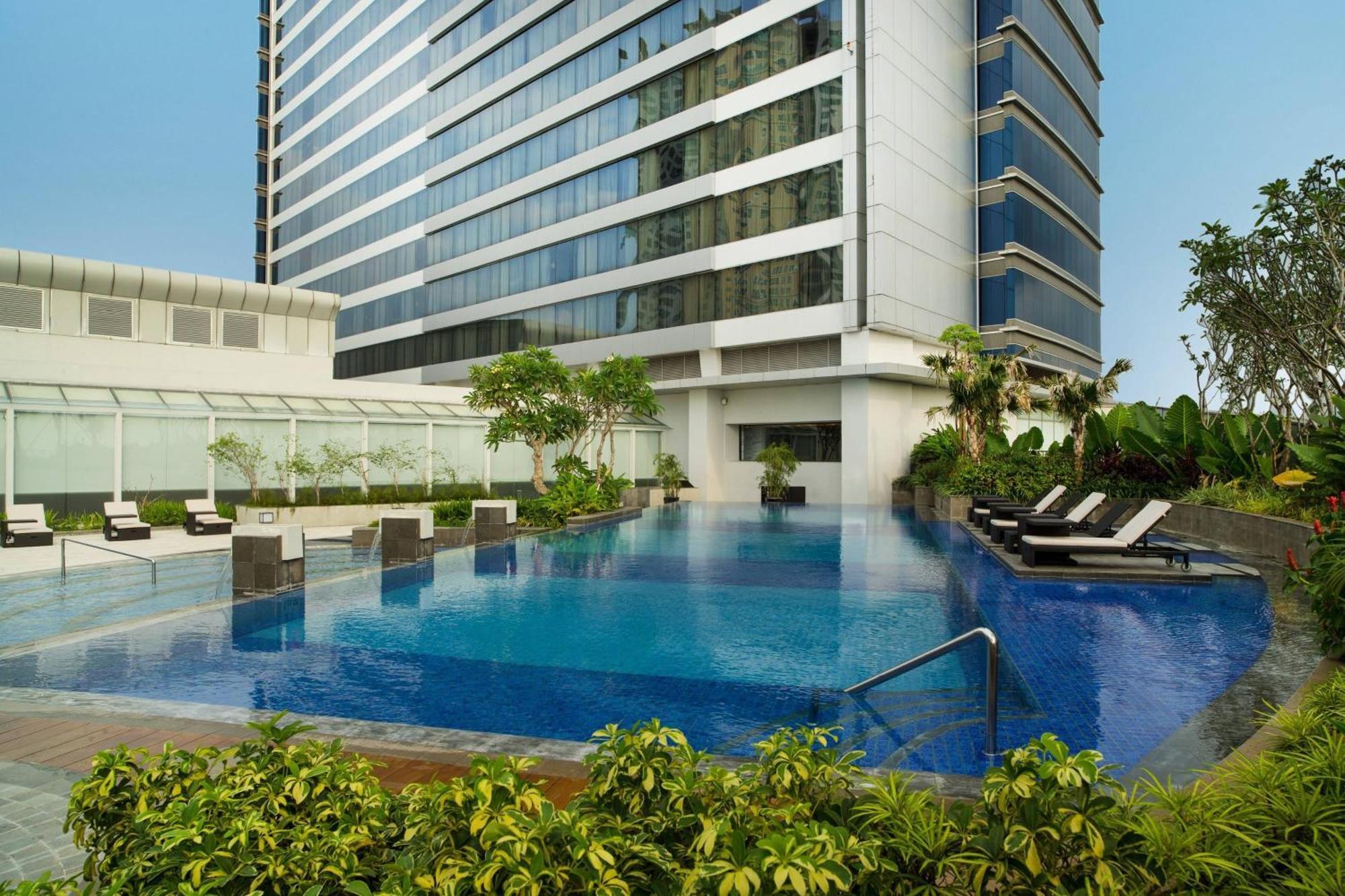 Sheraton Grand Jakarta Gandaria City Hotel Exterior photo