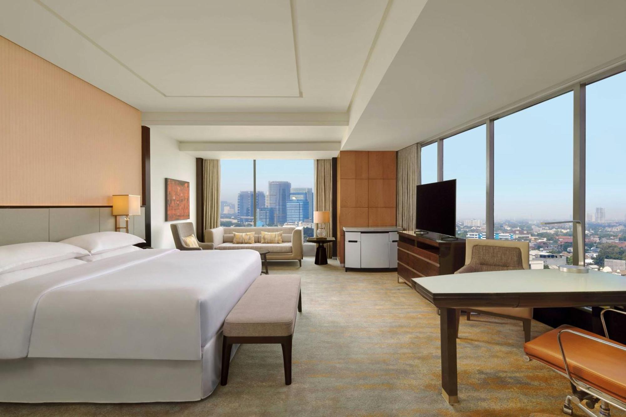 Sheraton Grand Jakarta Gandaria City Hotel Exterior photo