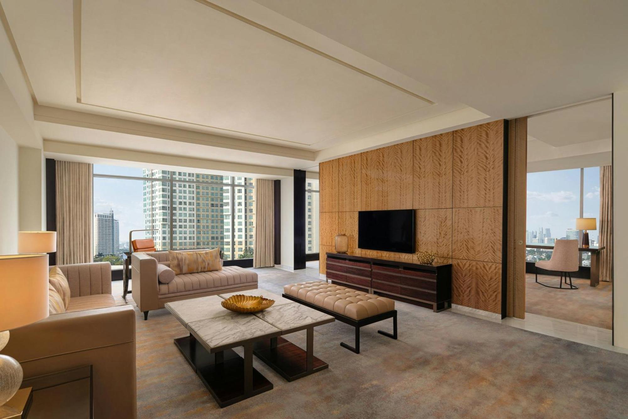 Sheraton Grand Jakarta Gandaria City Hotel Exterior photo
