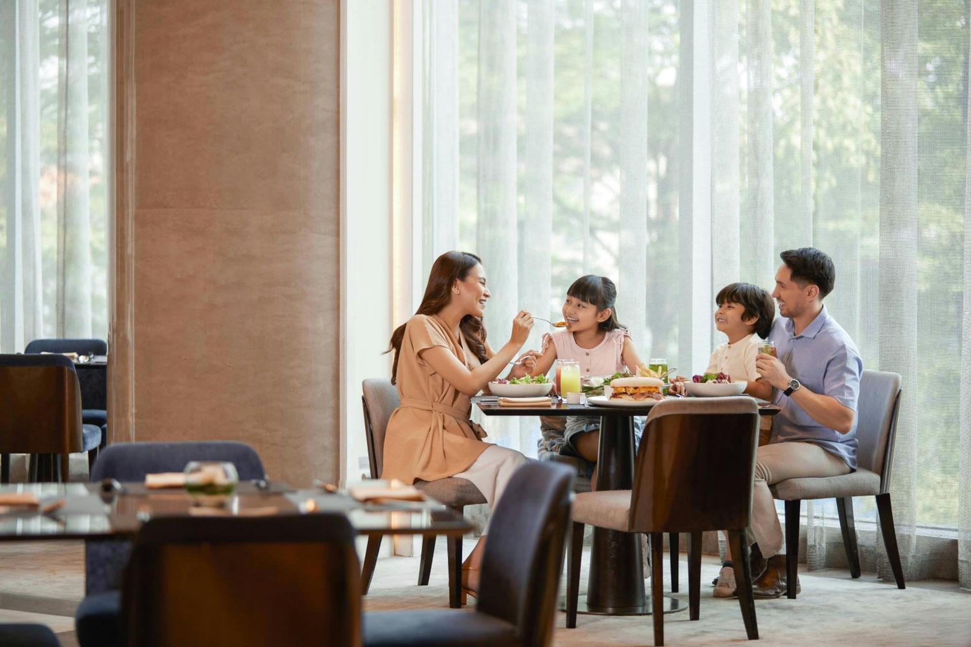 Sheraton Grand Jakarta Gandaria City Hotel Exterior photo